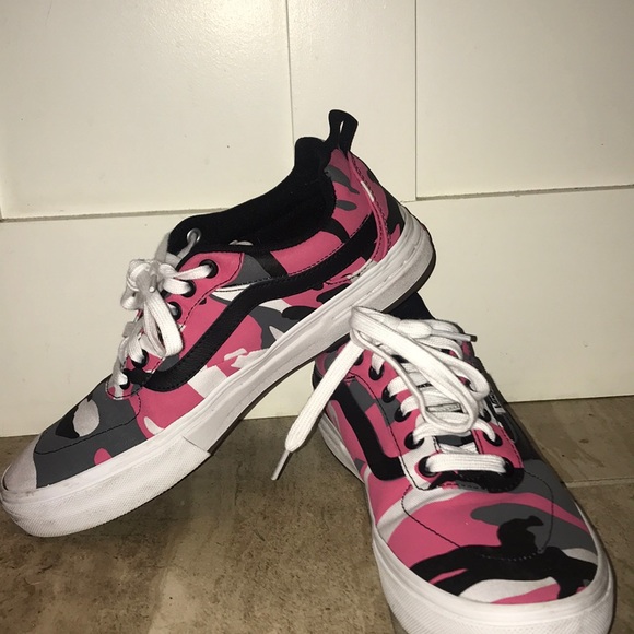 vans pink camo
